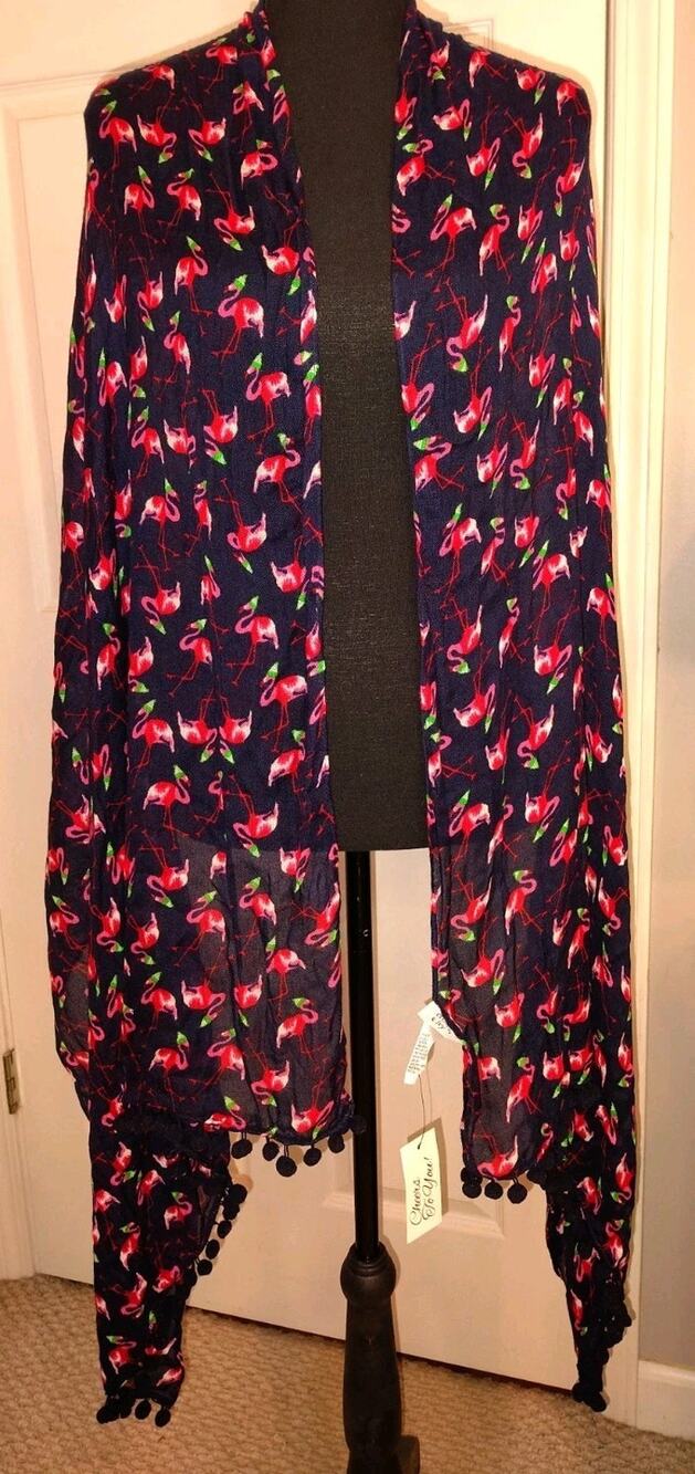 Crown & Ivy NWT Holiday Flamingo Santa Hat Scarf Wrap Pom Pom Gift Tag